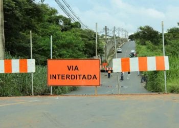 Ponte é interditada em Aparecida por risco de desabamento após fortes chuvas