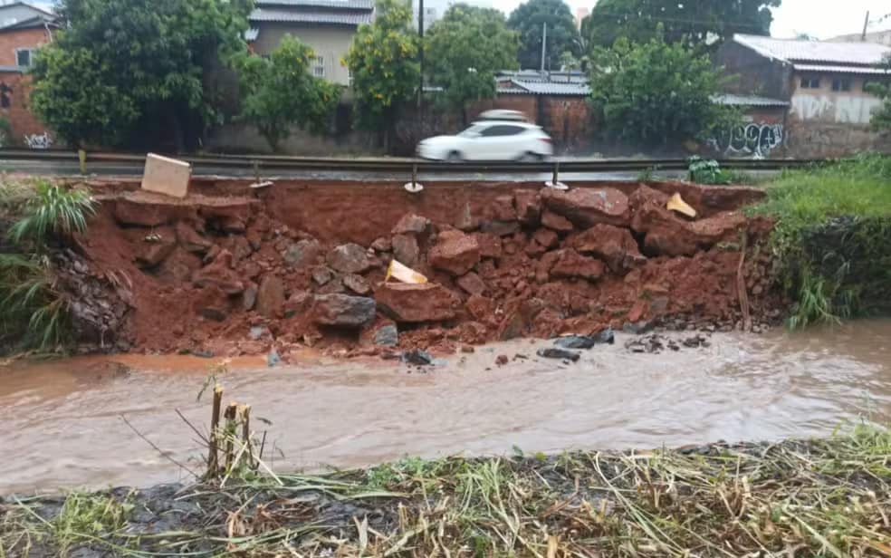 Desmoronamento Marginal Botafogo