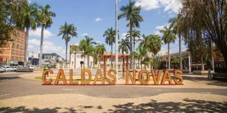 Taxa de turismo em Caldas Novas: prefeito volta atrás e decide revogar cobrança