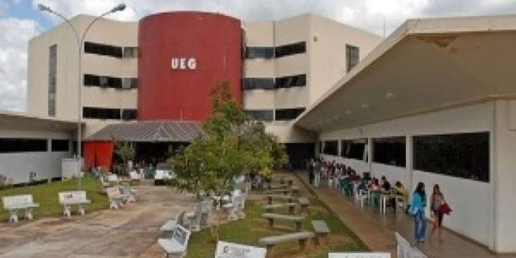 Inscrições abertas para vestibular de medicina na UEG em 2025; veja como fazer