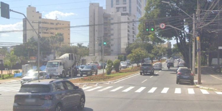 Avenidas 136 e Jamel Cecílio, em Goiânia, passam a ter estacionamento proibido