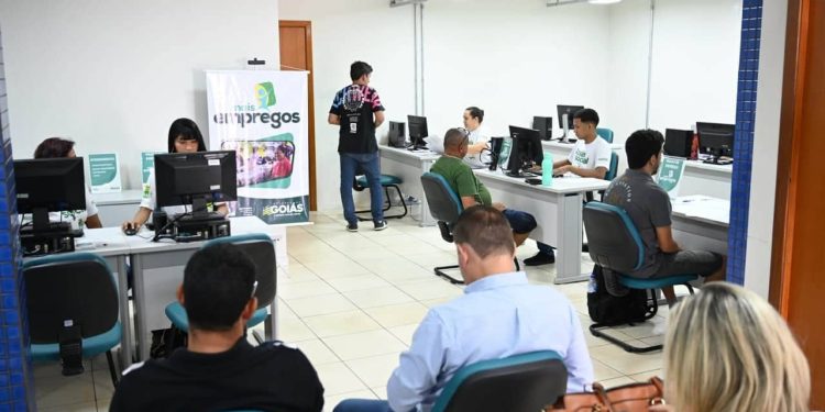 Goiás promove mutirão com mais de 1.000 vagas de emprego; veja detalhes