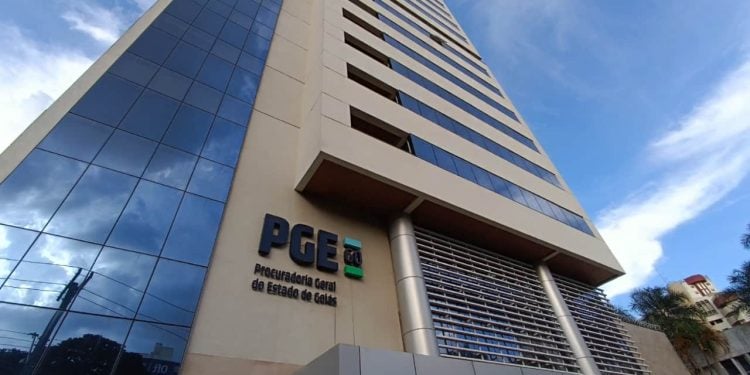 PGE-GO abre inscrições para processo seletivo para estágio com bolsa de R$ 3,7 mil