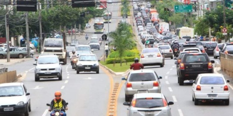 Foi lançado nesta sexta-feira (7) o plano Nova Mobilidade, que envolve uma série de medidas que visam melhorar a fluidez do trânsito e do transporte público em Goiânia.