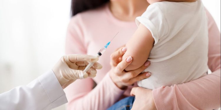 Vacinação infantil contra febre amarela está abaixo da meta em Goiás, alerta Saúde