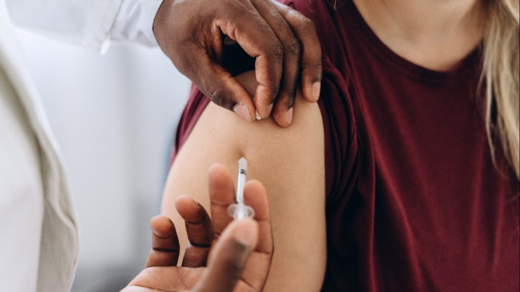 Saúde solicita avaliação para incluir vacina contra herpes-zóster no SUS