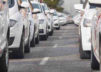 Goiás aprova parcelamento de taxa de licenciamento anual de veículos