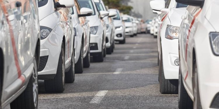 Goiás aprova parcelamento de taxa de licenciamento anual de veículos
