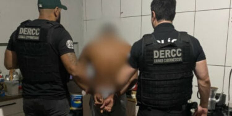 Homem é preso por armazenar arquivos de pornografia infantil, em Goiás