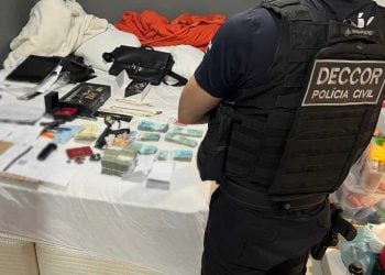 Operação investiga servidores públicos por fraude tributária e falsificação em Goiás