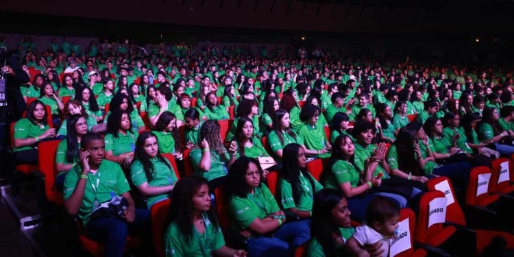 Programa Aprendiz do Futuro amplia vagas e chega a 10 mil jovens em Goiás