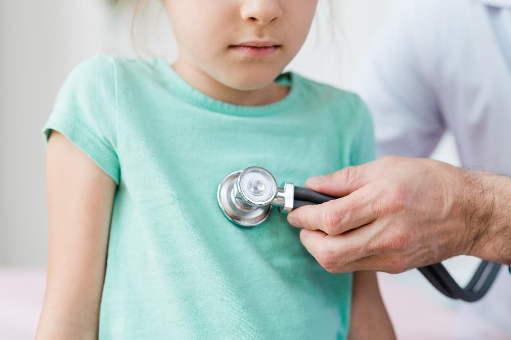 Casos de infecções respiratórias em crianças apresentam aumento e acendem alerta em Goiás