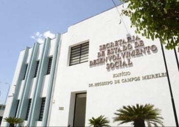Goiás abre processo seletivo para quase 100 vagas com salários de até R$ 10,8 mil 