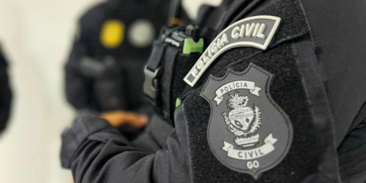 Seis pessoas são presas por envolvimento em extorsão que levou vítima ao suicídio em Goiânia