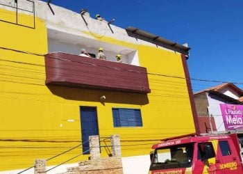 Acidente elétrico deixa dois feridos em construção em Goiás