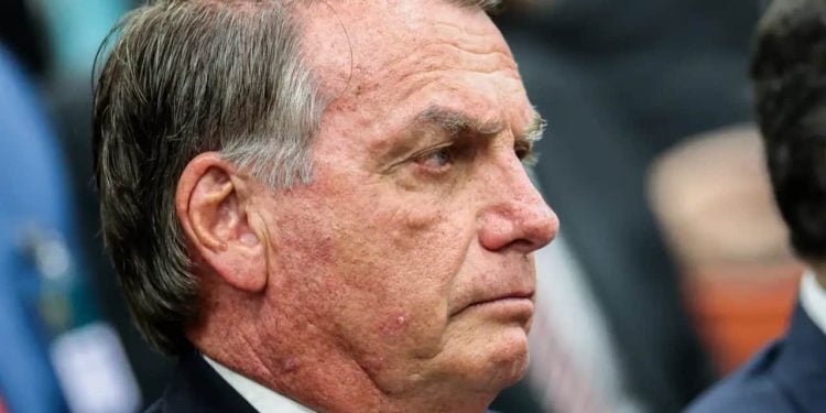 Bolsonaro nega tentativa de golpe no STF e afirma ter agido dentro da Constituição