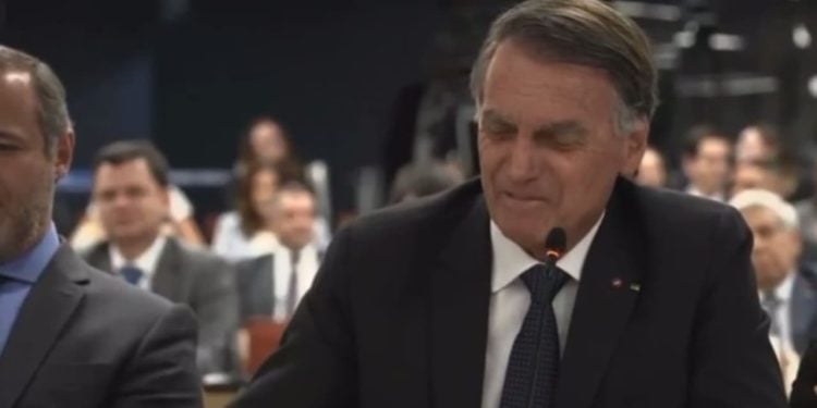 Em tom de brincadeira, Moraes recusa convite de Bolsonaro para vice em 2026