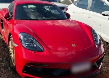 Empresários são presos por fraudes milionárias em loja de veículos de luxo, em Goiânia