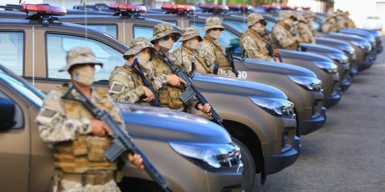 Goiás registrou, em 2024, a maior redução percentual de homicídios dolosos entre os estados do Centro-Oeste. Ao todo, foram contabilizadas 890 vítimas, frente a 1.004 no ano anterior, o que representa uma queda de 11,35%.