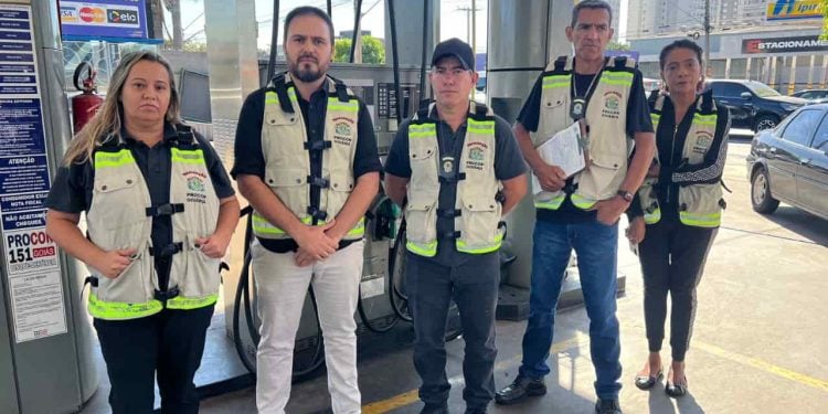 Postos são notificados por não repassar queda no preço da gasolina em Goiânia