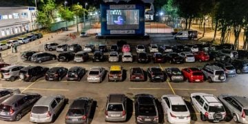 Goiânia recebe cinema drive-in gratuito com clássicos e lançamentos no Parque Mutirama