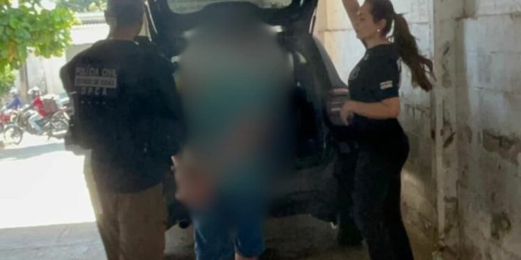 Homem é preso suspeito de abusar da filha de colega de trabalho, em Goiânia