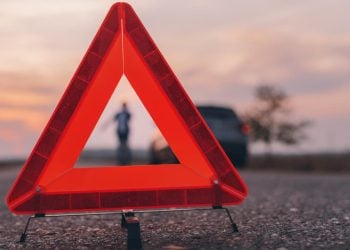 Adolescentes morrem em colisão entre moto e micro-ônibus em Jataí