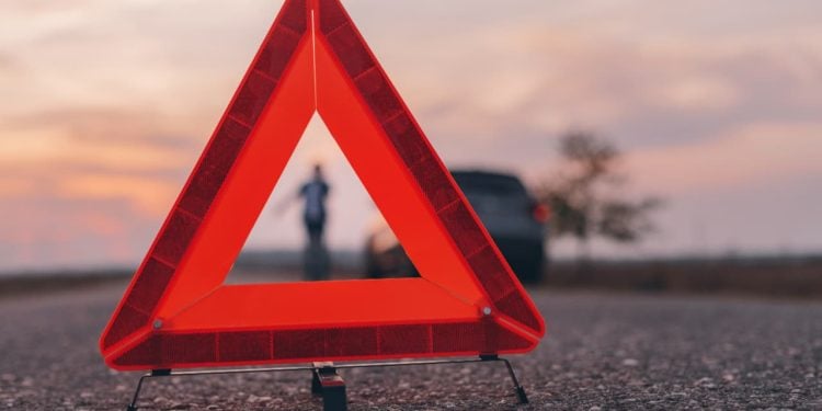 Adolescentes morrem em colisão entre moto e micro-ônibus em Jataí
