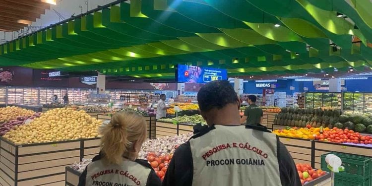 Procon aponta alta de mais de 200% na diferença de preços da cesta básica