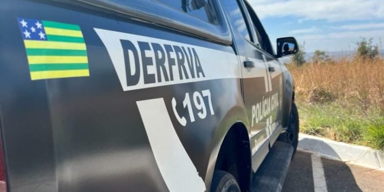 Suspeito de furtos de veículos é detido com material de pornografia infantil em Goiânia