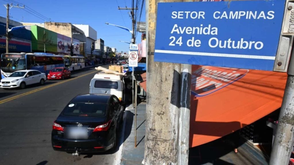Trânsito na Avenida 24 de Outubro, em Goiânia, passa por mudanças