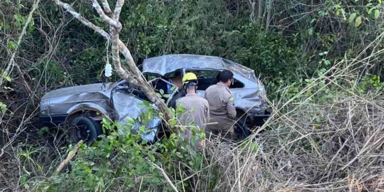 Grave acidente deixa três pessoas feridas e uma morta na GO-244