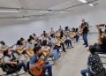 Goiás abre mais de 600 vagas para cursos gratuitos de teatro e violão