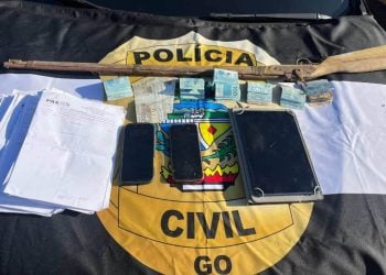 Agente funerário é preso suspeito de aplicar golpes na venda de túmulos, em Goiás