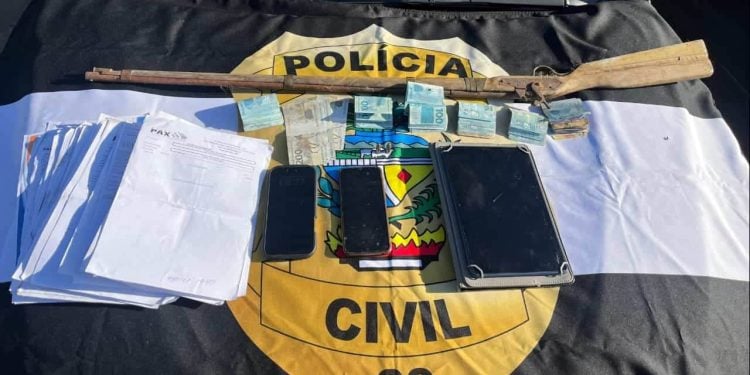 Agente funerário é preso suspeito de aplicar golpes na venda de túmulos, em Goiás