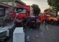 Jovens morrem após grave acidente entre carro e caminhão em Aparecida de Goiânia
