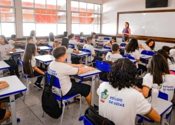 Goiás nomeia mais de 600 professores aprovados no concurso de 2022