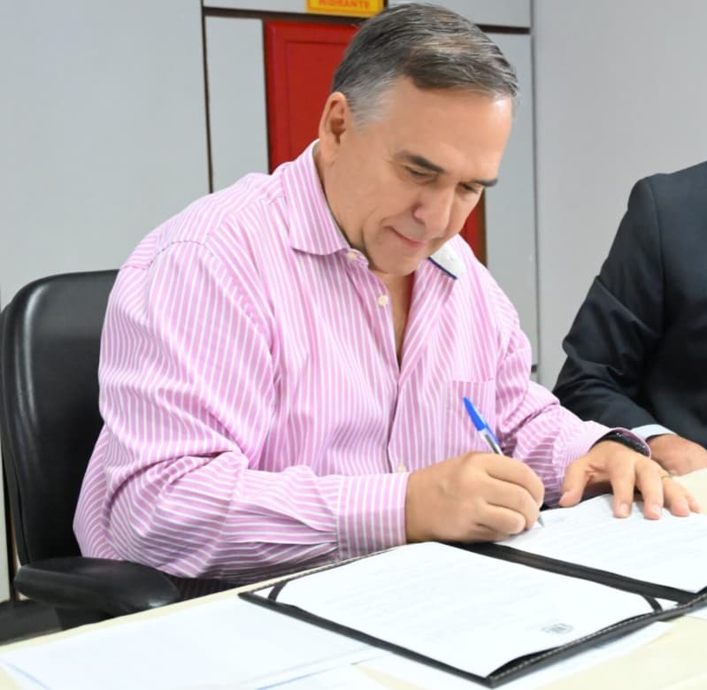 Sancionada lei que aumenta piso salarial de professores em Goiânia