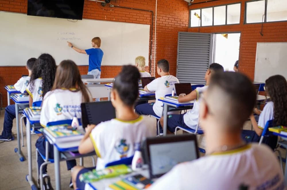 Goiás nomeia mais de 600 professores aprovados no concurso de 2022