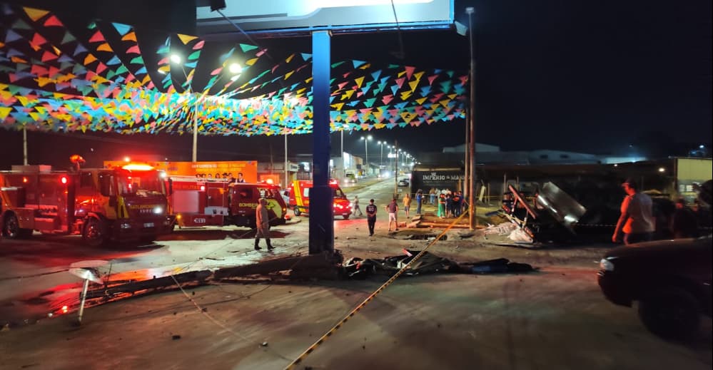 tombamento de caminhão em Itumbiara
