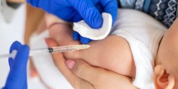 Goiás amplia proteção contra meningite com nova dose de reforço para bebês
