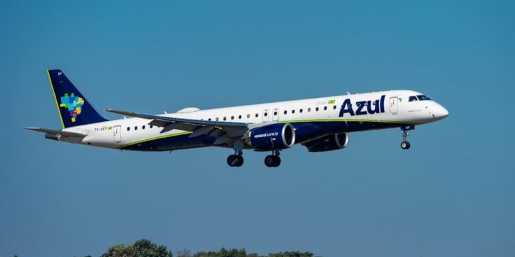 Azul encerra operações em 14 cidades brasileiras; Goiás está na lista