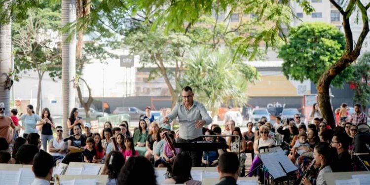 Concerto gratuito reúne trilhas de cinema para celebrar o Dia dos Pais em Goiânia