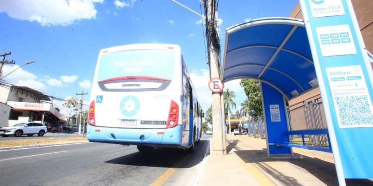Empresas devem instalar abrigos em pontos de ônibus em Goiânia sob pena de multa milionária
