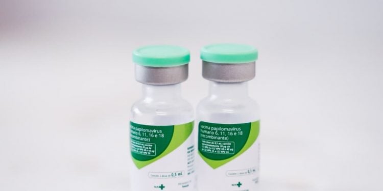 Goiás prorroga vacinação contra HPV para adolescentes até dezembro