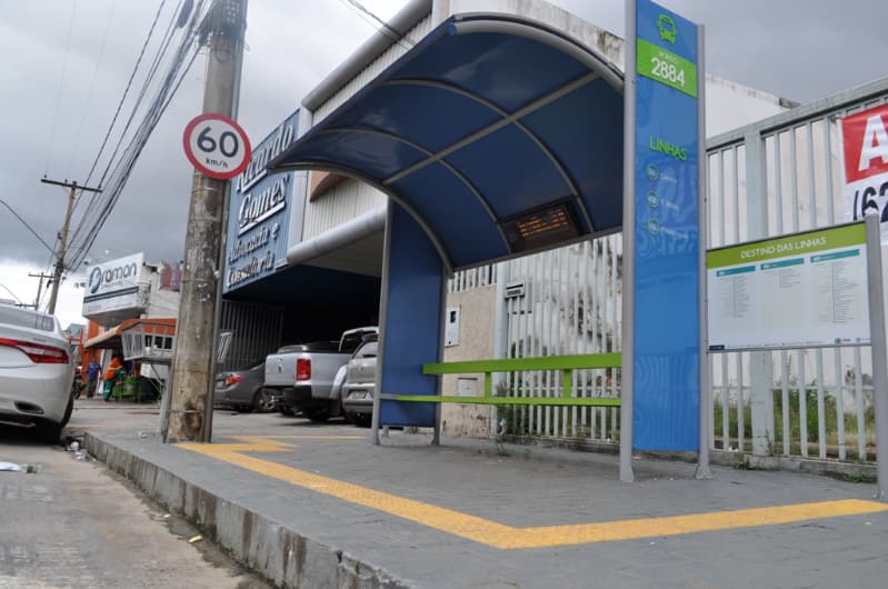 Abrigo de pontos de 