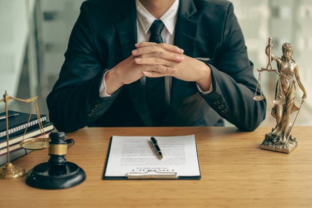 Advogado trabalhista para rescisão indireta: seu direito de demitir o patrão