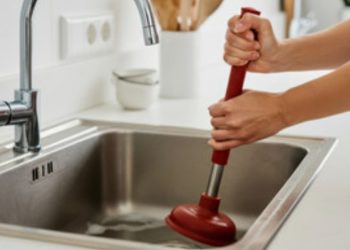 O que faz uma desentupidora? Entenda os principais serviços e como resolver seus problemas