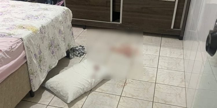 Filho é preso suspeito de agredir brutalmente a mãe dentro de casa, em Hidrolândia