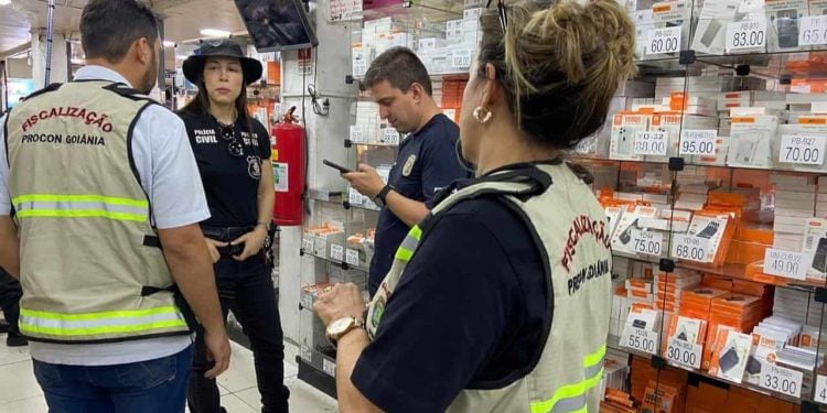 Pesquisa do Procon revela diferença de quase 300% em itens para o Dia dos Pais em Goiânia